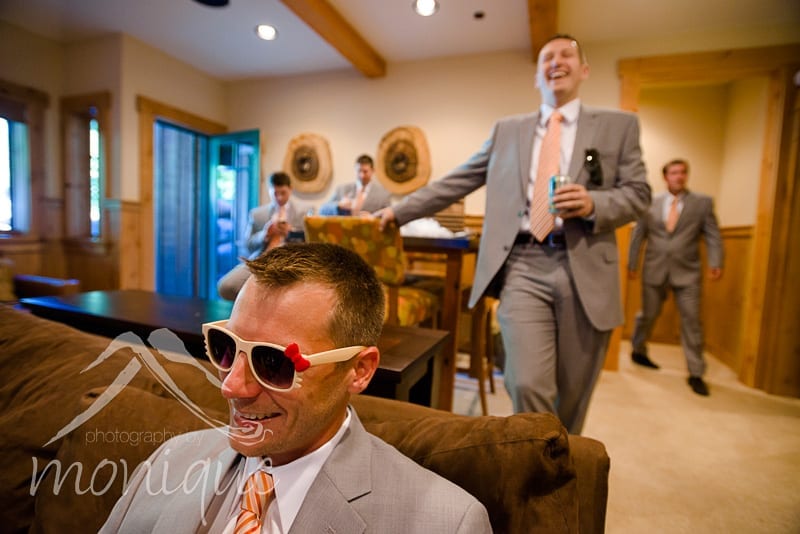 groomsmen with sun glasses