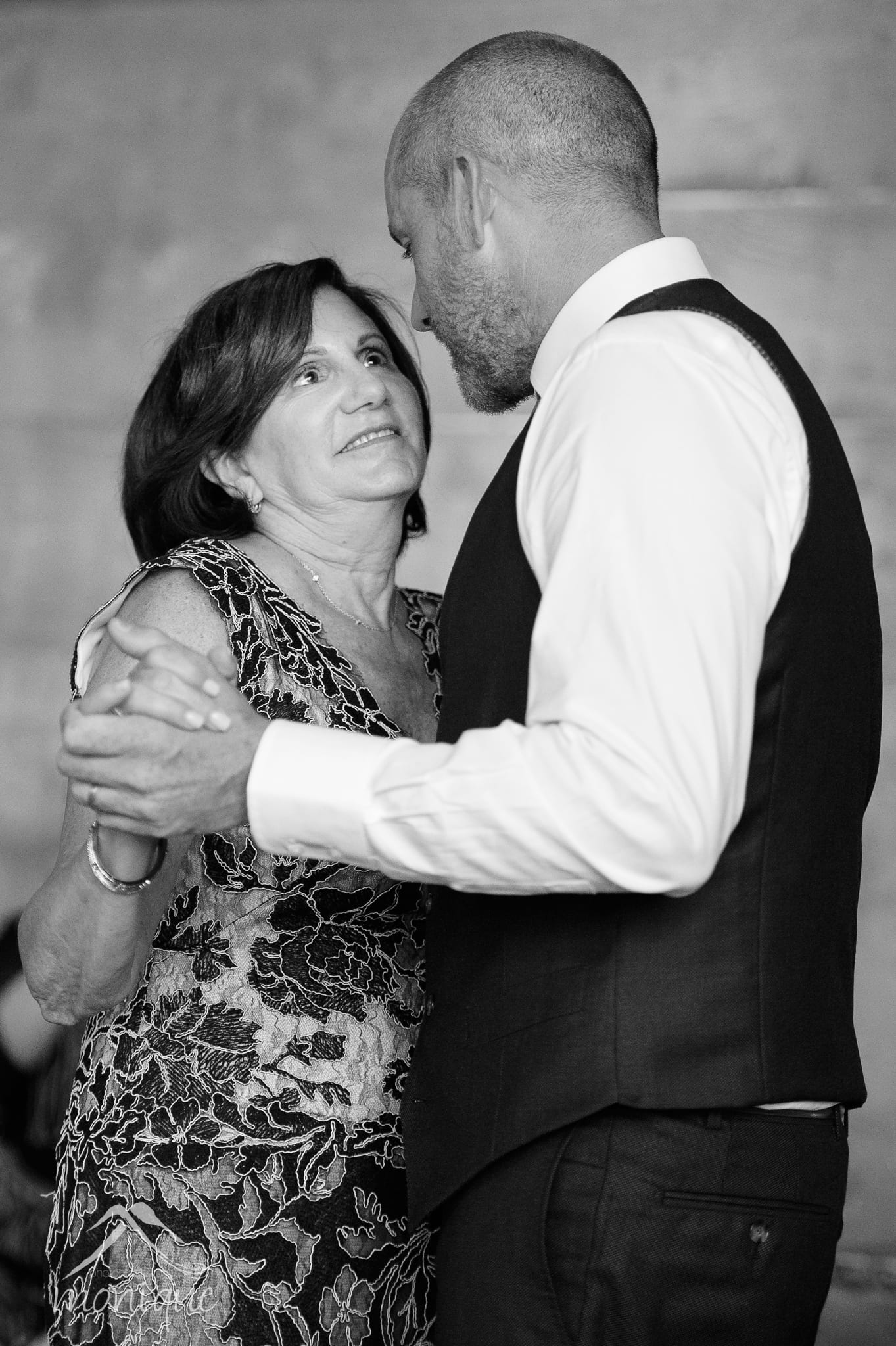 Truckee wedding photography at the Cedar House sport hotel with the mother son dance